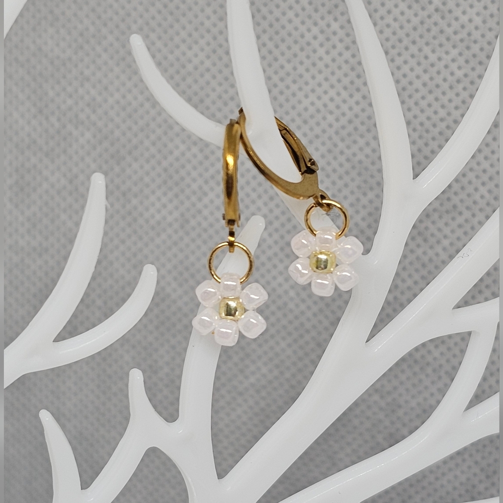 Handmade by me Light Pearl Pink Flower 316l Stainless Steel Earrings